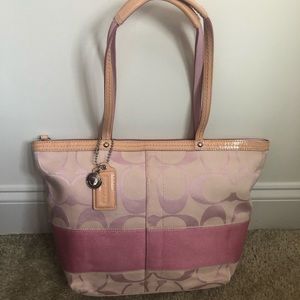 COACH signature pattern pink shoulder tote